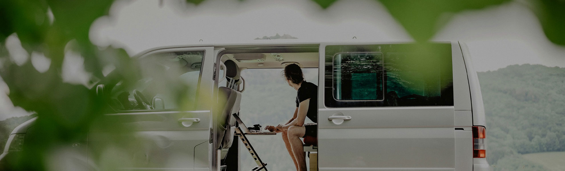 Lire la suite à propos de l’article Fourgon aménagé ou camping-car : lequel choisir pour voyager ?